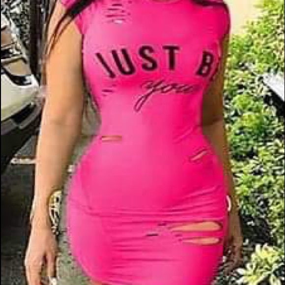 Dresses - Picture 3 of 4